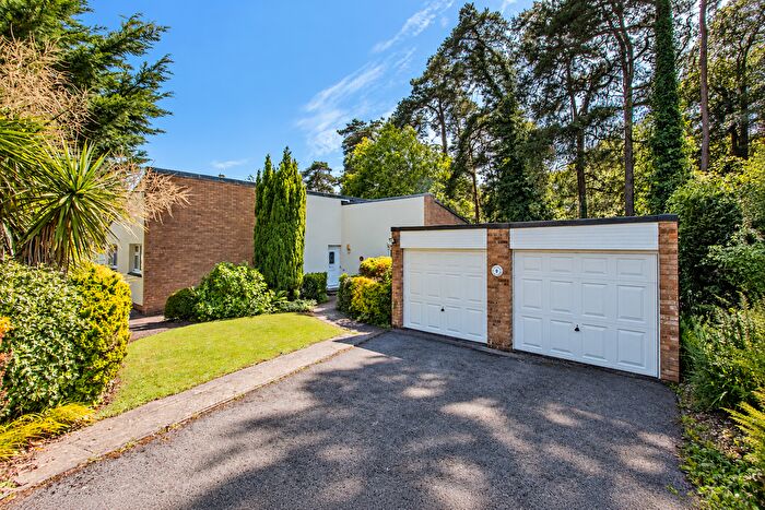 3 Bedroom Bungalow For Sale In Warren Park, West Hill, EX11
