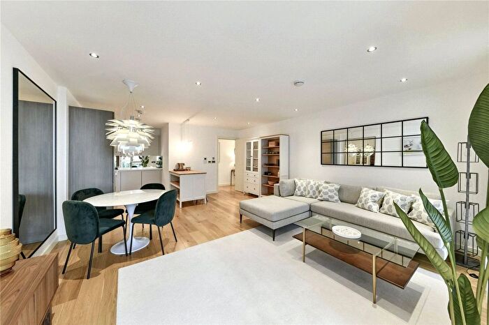 2 Bedroom Flat For Sale In Glenbrook Apartments, Hammersmith, W6