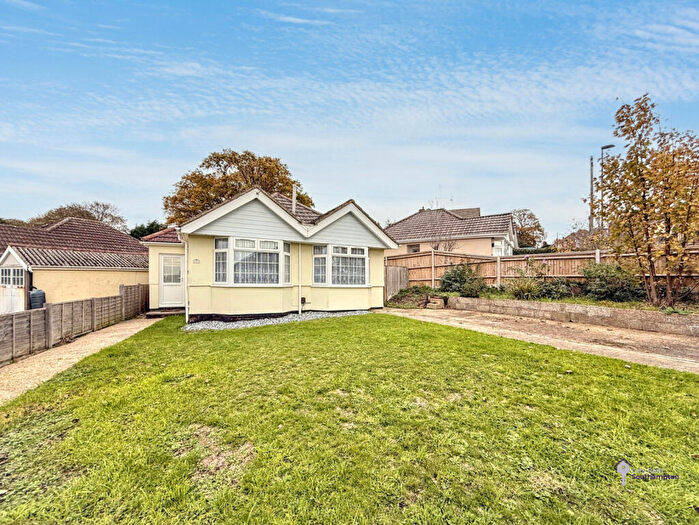 2 Bedroom Bungalow For Sale In Caxton Avenue, SO19