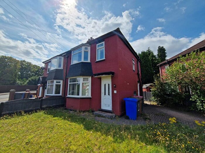 3 Bedroom Semi-Detached House For Sale In Barclays Avenue, Salford, M6
