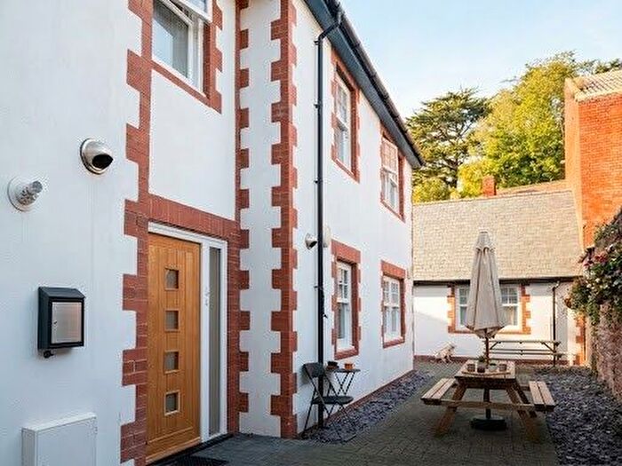 2 Bedroom Flat To Rent In No Street Name Specified, Minehead, TA24