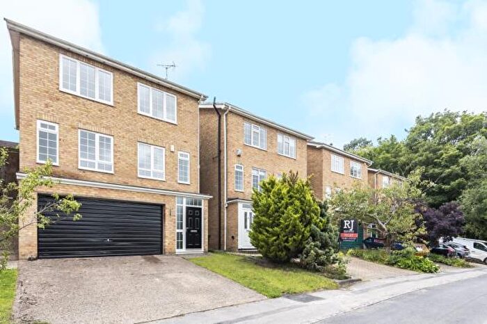 4 Bedroom Detached House To Rent In Haywards Close, Henley-on-thames, RG9