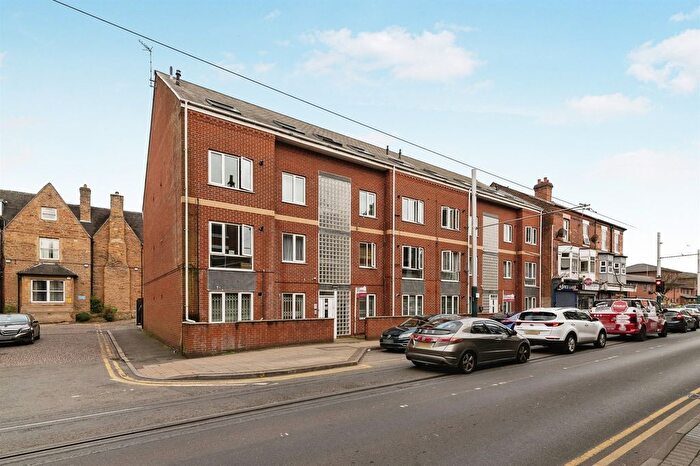 3 Bedroom Flat For Sale In Radford Road, Nottingham, NG7