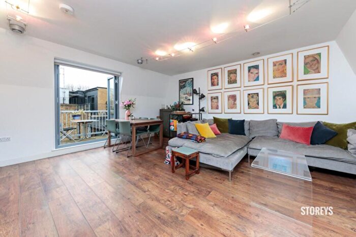 2 Bedroom Duplex To Rent In Boleyn Road, Dalston, London, N16