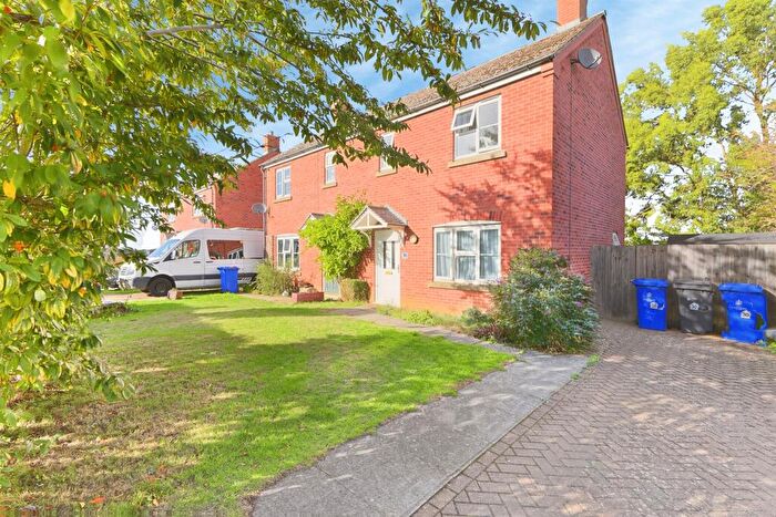 3 Bedroom Semi-Detached House For Sale In Bugbrooke Road, Gayton, Northampton, NN7