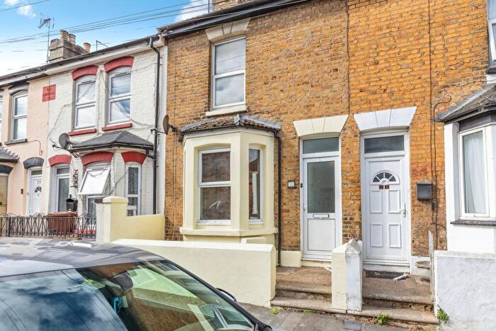 3 Bedroom Terraced House For Sale In Shakespeare Road, Gillingham, Kent, ME7
