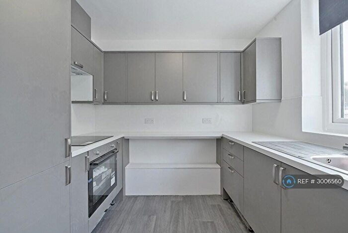3 Bedroom Flat To Rent In Park Street, Bristol, Somerset, BS1