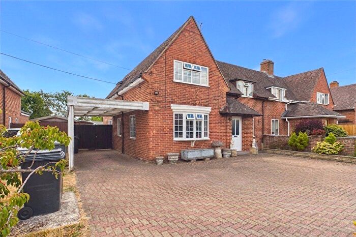 4 Bedroom Semi-Detached House For Sale In Heath Road, Bradfield Southend, Reading, Berkshire, RG7