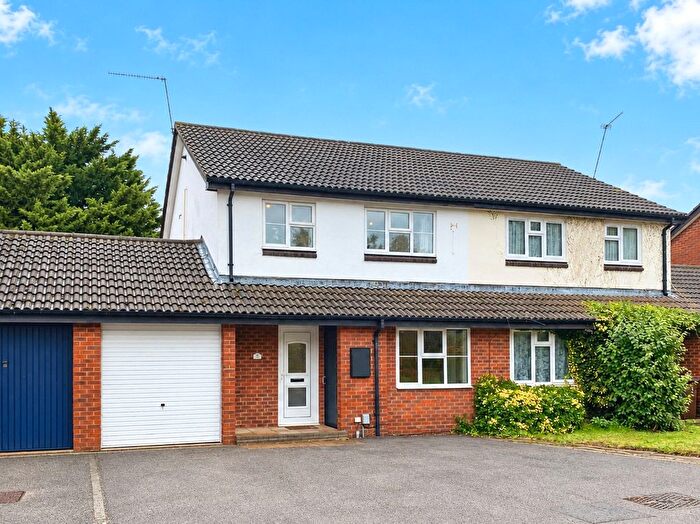 3 Bedroom Semi-Detached House For Sale In Sirius Close, Wokingham, Berkshire, RG41