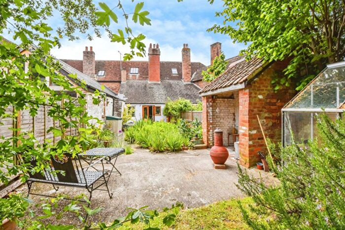4 Bedroom Terraced House For Sale In Dunkirk Hill, Devizes, SN10