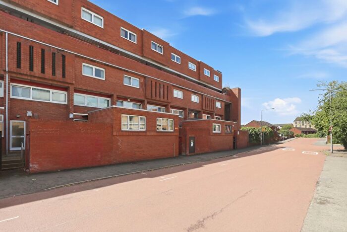 2 Bedroom Flat For Sale In Braid Square, Glasgow, G4