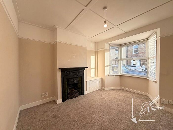 2 Bedroom Terraced House To Rent In Coombe Road, Gravesend, DA12