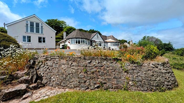 4 Bedroom Detached Bungalow For Sale In Woodleigh Park, Shaldon, TQ14