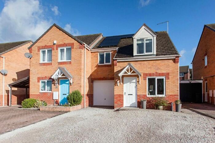 3 Bedroom Semi-Detached House For Sale In Croft House Way, Bolsover, S44