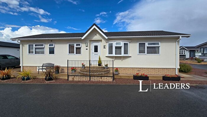 2 Bedroom Property For Sale In Ebrington Close, Leedons Park, Broadway, WR12