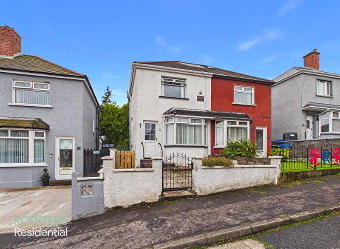 2 Bedroom Semi-Detached House For Sale In Silverstream Park, Belfast, BT14