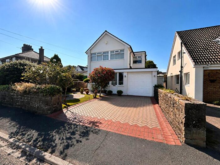 3 Bedroom Detached House For Sale In Moor End Road, Halifax, HX2