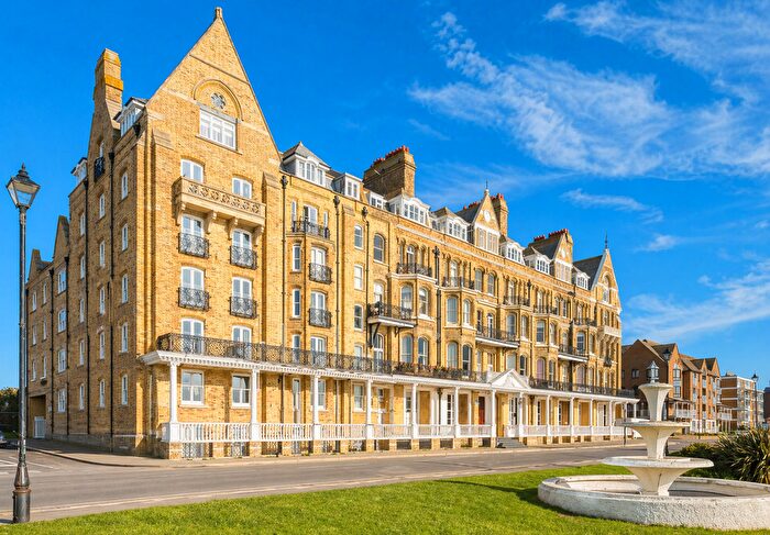 1 Bedroom Flat For Sale In Victoria Parade, Ramsgate, CT11