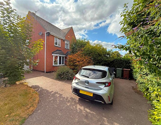 3 Bedroom Semi-Detached House For Sale In Kingfisher Road, Mountsorrel, Loughborough, LE12