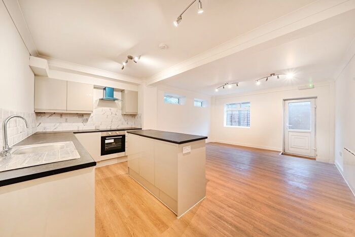 2 Bedroom Flat To Rent In Peterborough Road, Harrow-On-The-Hill, Harrow, HA1