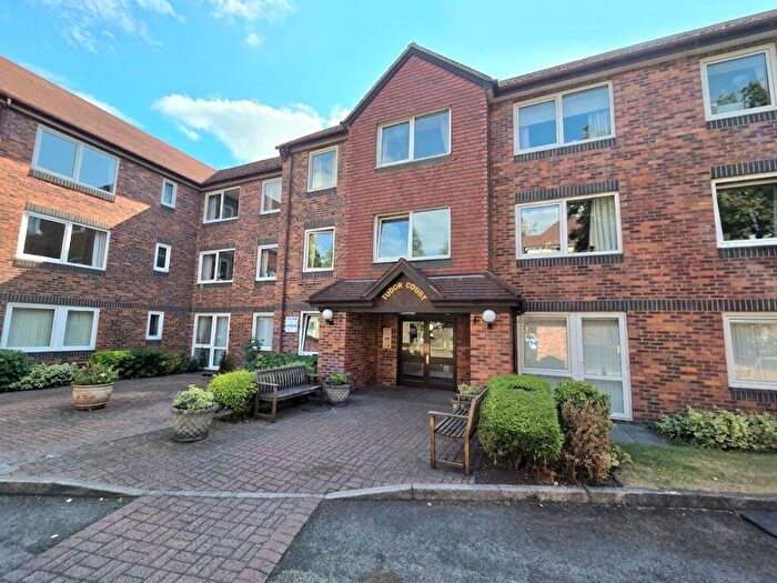 1 Bedroom Flat For Sale In Midland Drive, Sutton Coldfield, B72