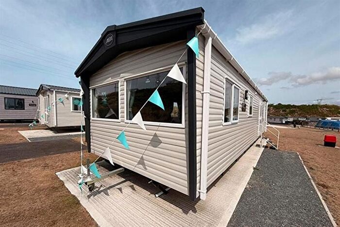 2 Bedroom Mobile/park Home For Sale In Loggans Road, Loggans, Hayle, TR27