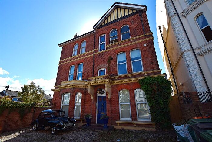 3 Bedroom Flat To Rent In Priory Avenue, Hastings, TN34