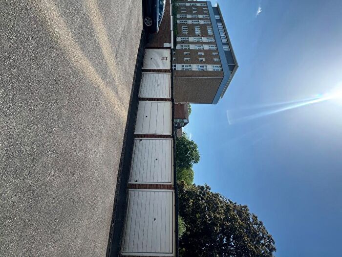 Garage / Parking To Rent In Aran Drive, Stanmore, Middlesex, HA7