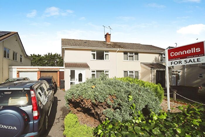 3 Bedroom Semi-Detached House For Sale In Deane Drive, Taunton, TA1