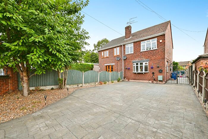 3 Bedroom Semi-Detached House For Sale In Holmefield Crescent, Ilkeston, DE7
