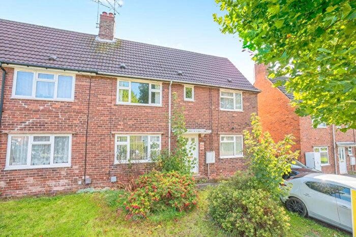 3 Bedroom Semi-Detached House For Sale In Hunloke Avenue, Chesterfield, Derbyshire, S40