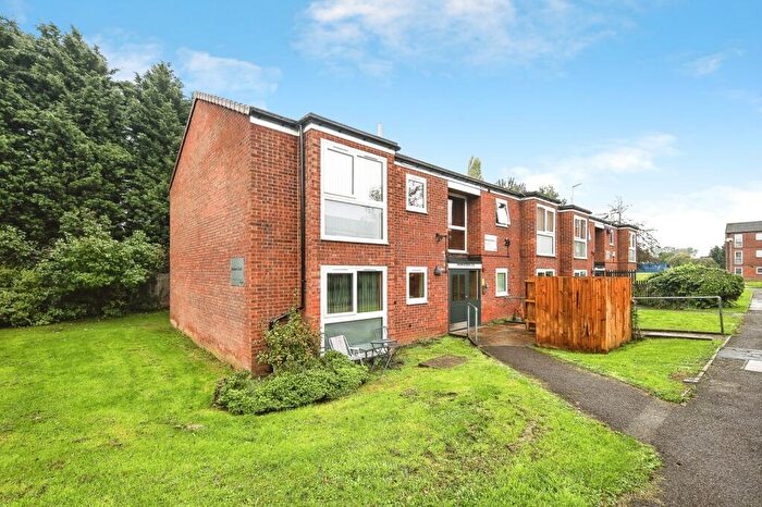 1 Bedroom Flat For Sale In Croft Pool, Bedworth, Warwickshire, CV12