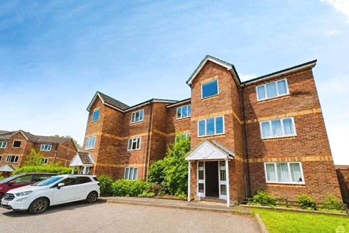 1 Bedroom Flat For Sale In Simmonds Close, Bracknell, Berkshire, RG42