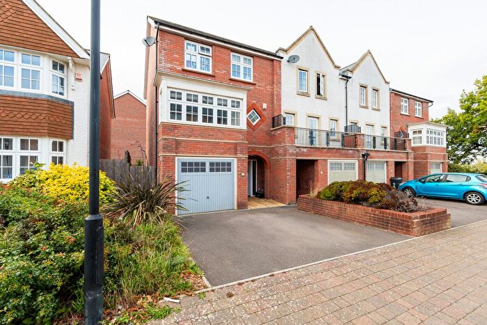 4 Bedroom Town House For Sale In Leader Street, Bristol, BS16