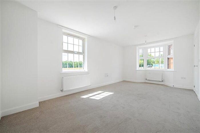 4 Bedroom Detached House To Rent In Bedroom Detached House In Bugle Grove, Finchampstead, RG40