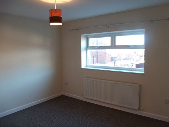 1 Bedroom Flat To Rent In Hollins Road, Oldham, OL8