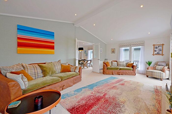 2 Bedroom Mobile/park Home For Sale In Porth Valley Residential, Newquay, TR8