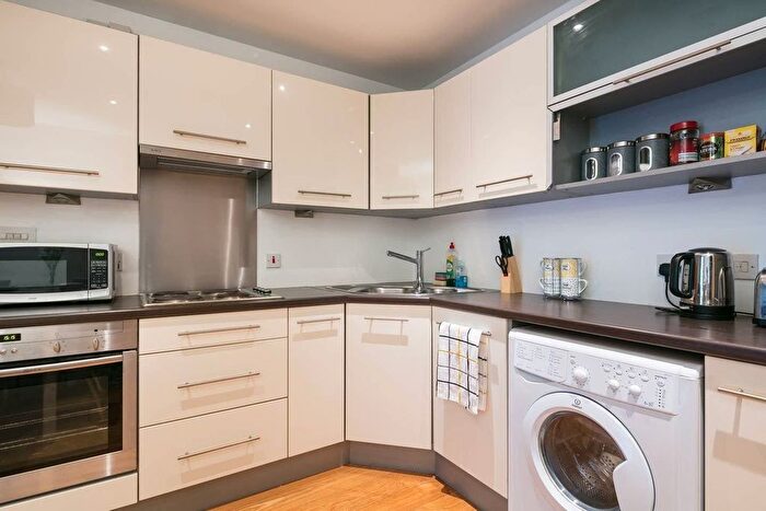 2 Bedroom Flat To Rent In Stanley Park Road, Wallington, SM6