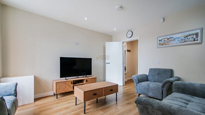 3 Bedroom Terraced House To Rent In Oxford Street, Stirchley, Birmingham, B30
