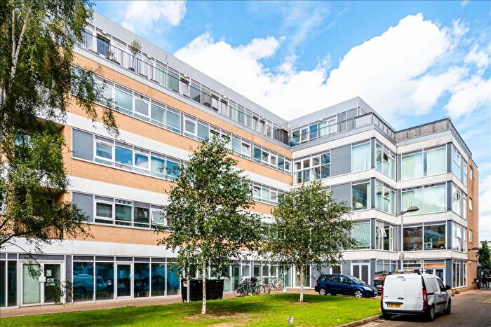 2 Bedroom Apartment For Sale In Richmond Road, London Fields, E8
