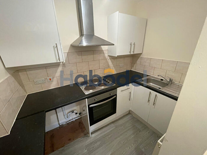 2 Bedroom Flat To Rent In Midland Road, Royston, Barnsley, S71