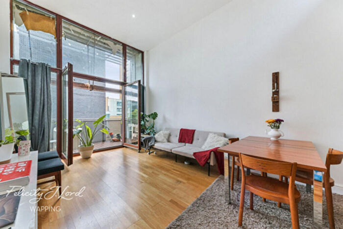 2 Bedroom Flat For Sale In Naylor Building West, Assam Street, London, E1