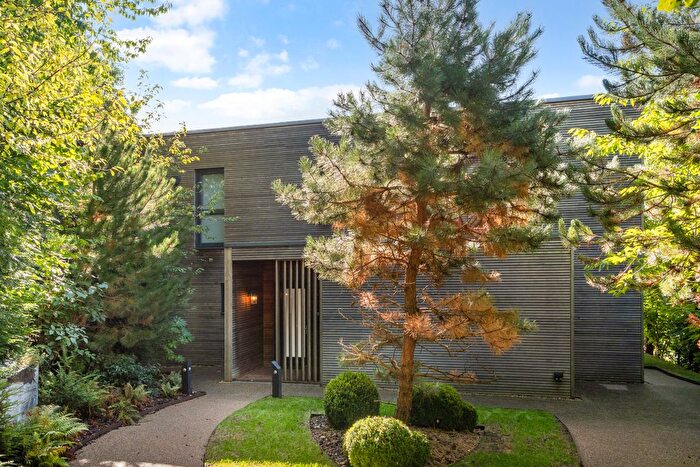 3 Bedroom Property For Sale In Warren's Cross View, The Cotswolds, Gloucestershire, GL7