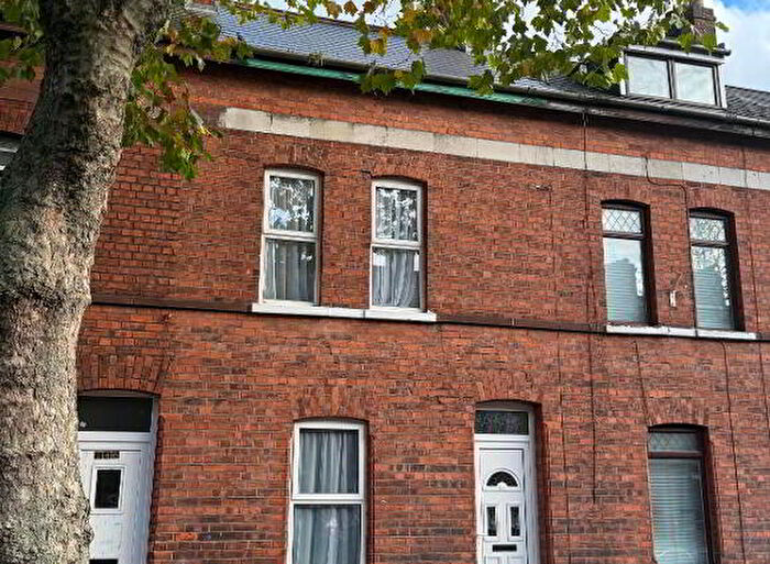 3 Bedroom Terrace House To Rent In Donegall Avenue, Belfast, BT12