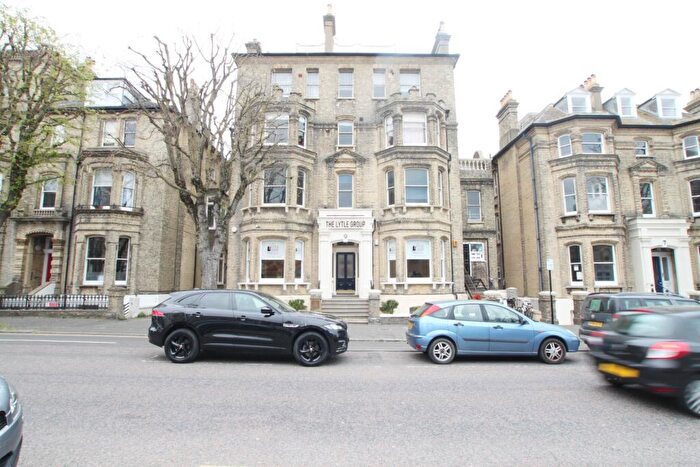 3 Bedroom Flat To Rent In Flat A, The Drive, Hove, Brighton & Hove, BN3
