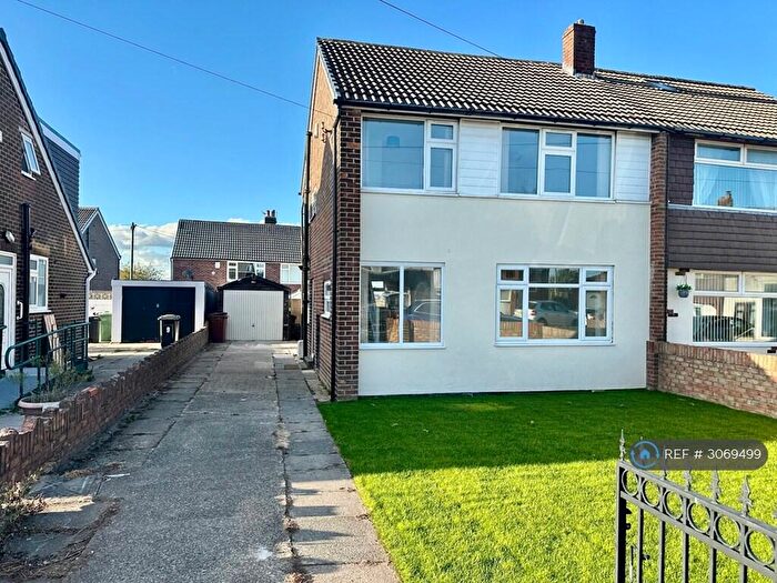 3 Bedroom Semi-Detached House To Rent In Tyersal Garth, Bradford, BD4