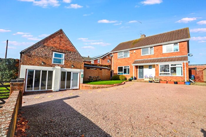 5 Bedroom Detached House For Sale In Twyning Green, Tewkesbury, Gloucestershire, GL20