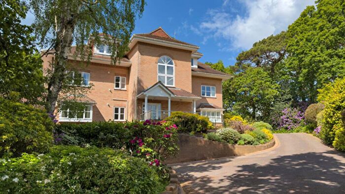 2 Bedroom Flat To Rent In Brownsea View Avenue, , Poole, BH14