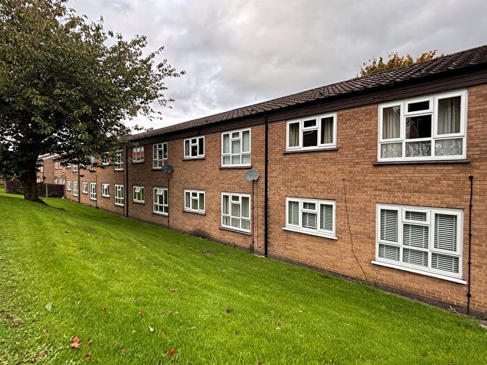 1 Bedroom Maisonette For Sale In Spring Edge, Halifax, HX1