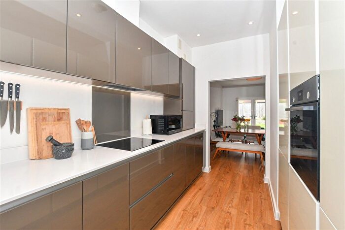 3 Bedroom Semi-Detached House For Sale In Green Mews, Chilmington Green, Kent, TN23